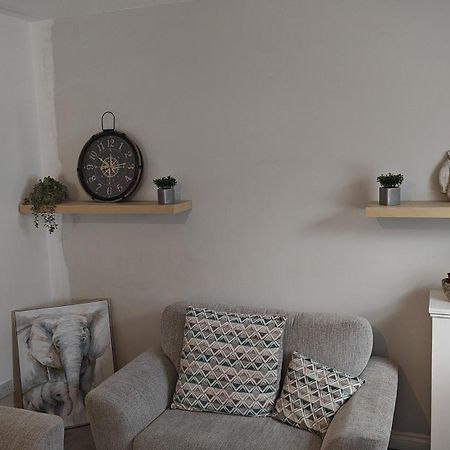 פורטסמות' Improved Private House In Central Location מראה חיצוני תמונה