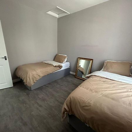 פורטסמות' Improved Private House In Central Location מראה חיצוני תמונה