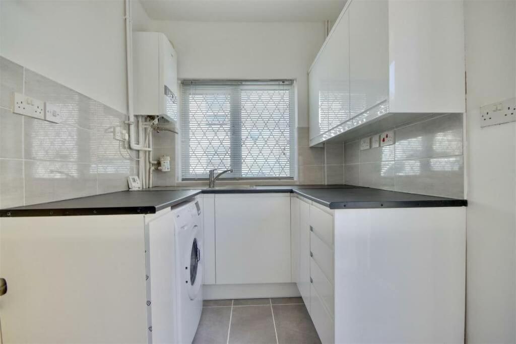 פורטסמות' Improved Private House In Central Location מראה חיצוני תמונה